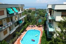 Bright apart. with Seaview & Pool!