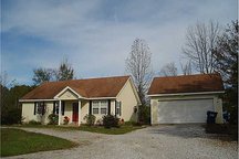 Quiet, Country House on 2 Acres!
