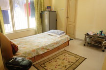 Neat, Hi-Tech Master Room - Sharing