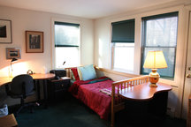 Private bedroom w/ wifi & bathroom