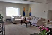 1Br in expansive 2brba Apt by Beach