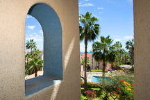 QUIET SEASHORE CONDO W/BALCONY
