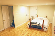 Serene, quiet basement @ 9th & Pine