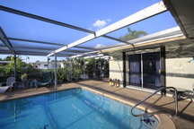 Beautiful Water Front House w/ Pool