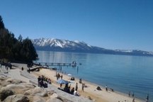 One block to Lake, wine and cookies