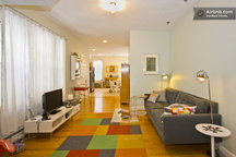 Modern colorful 2 BR condo + prkng