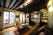Explore the heart of old Paris