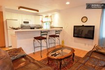 Private, quiet, near Gaslamp 2br