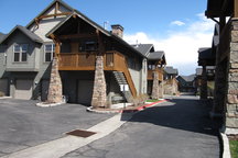 Mountain Retreat - close to all! 