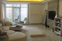 Designer 1 bedroom, newly furnished