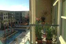 Modern DT Loft - Summer in the City