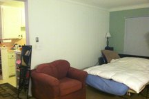 Large Space in Hollywood Apt!
