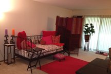 Edina condo - clean, quiet, stylish
