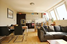 OLYMPIC LET - LARGE 2 BED PENTHOUSE