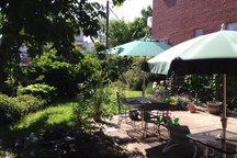 Private Entry Garden Apartment