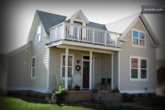 Stay at 'Cozy Historic Pioneer Home!' by the night (Kanab) $165