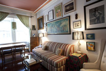 Bright, homey, central studio!