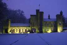 Luxury 5 Bed UK Castle with pool