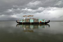 Discovery Boat