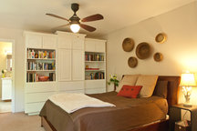 Suite w/Jacuzzi Tub & Sep Entrance