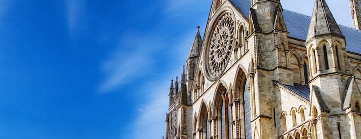 Encuentra sitios para alojarte en York con Airbnb