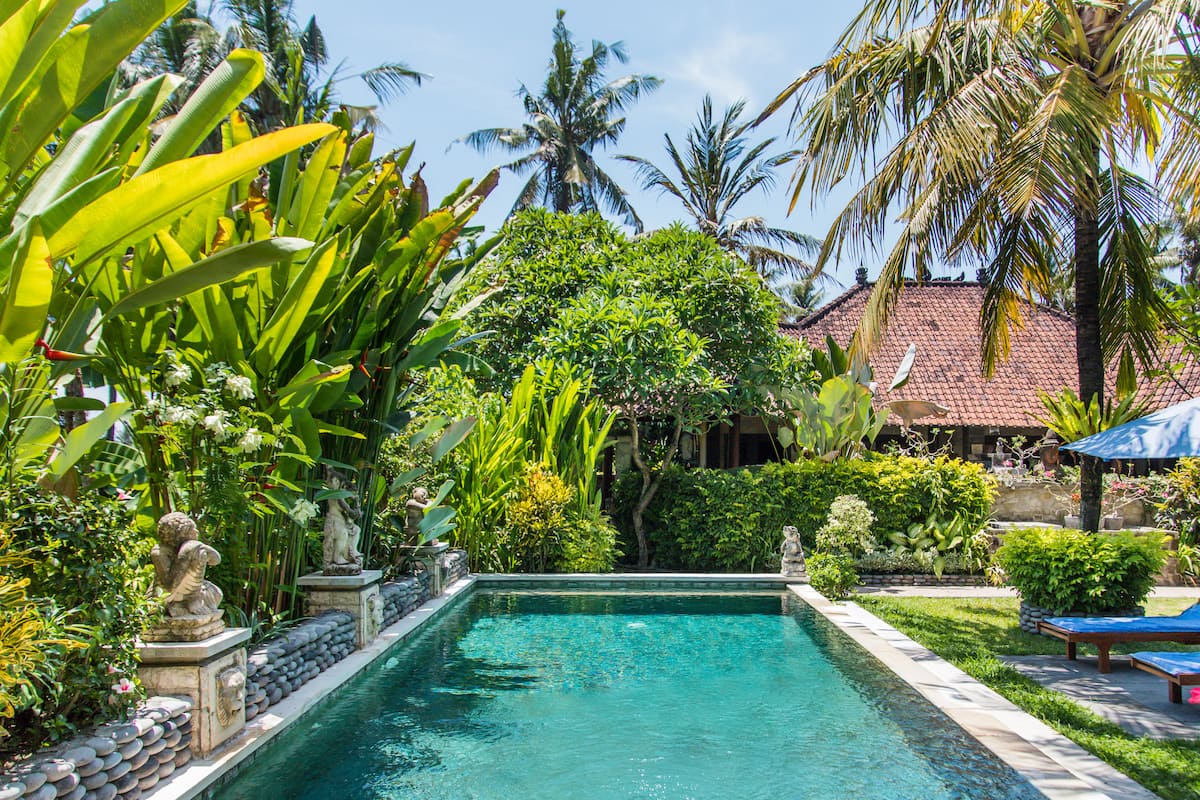 Rest Up in the Dreamy Four-Poster at a Coastal Oasis