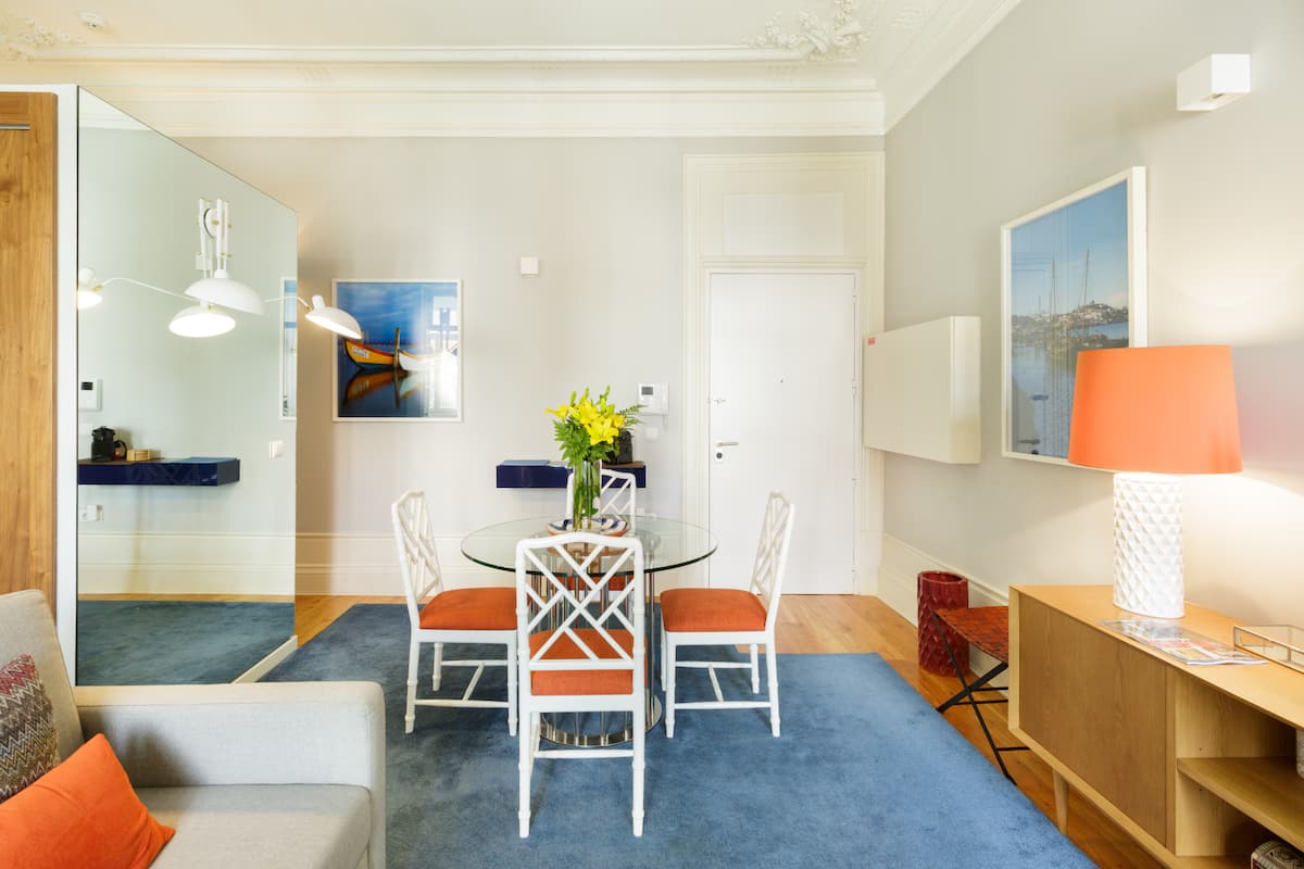 Renovated Classic Design Studio with Sun Room