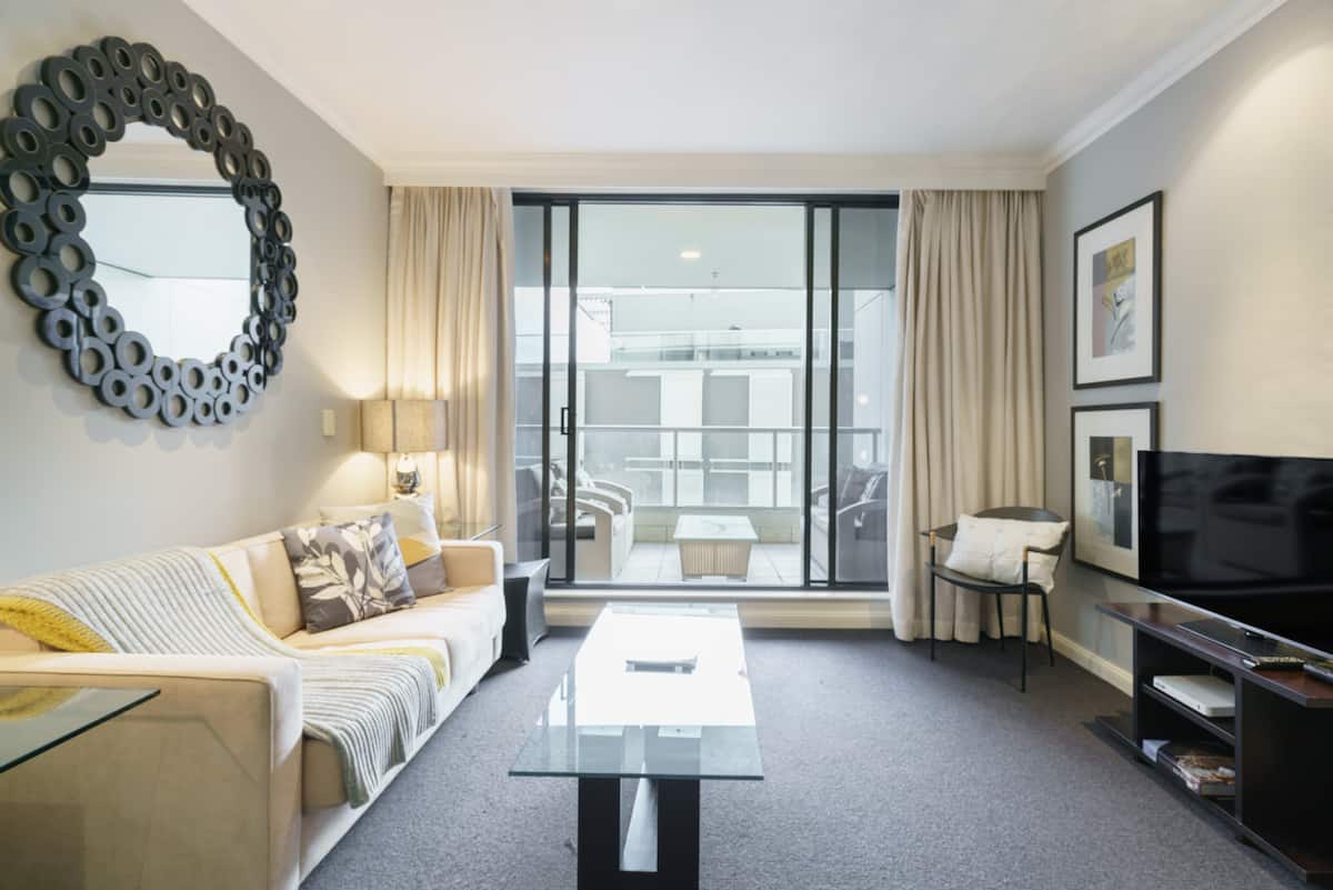 Exquisitely Elegant Sydney Apartment