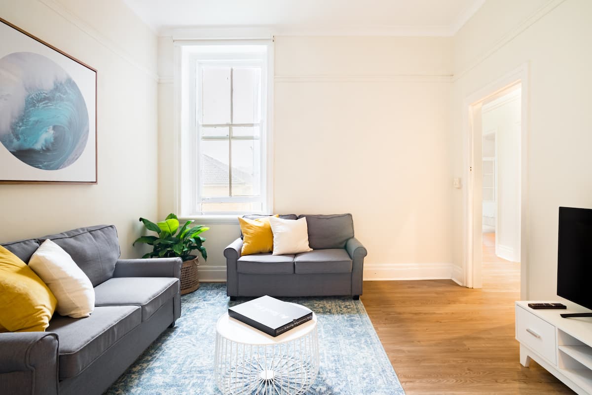 Coastal Apartment with Cafes, Bars & Beach at Your Doorstep