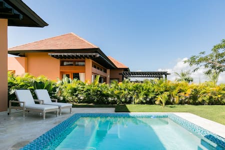 Lush and Tropical Bungalow