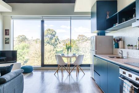 Luxury Apartment with an Exceptional View of the Shrine