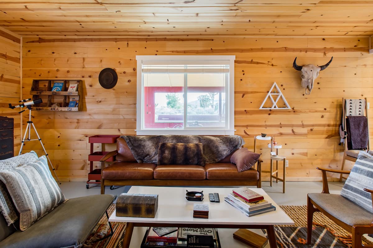 Inspiring Cabin Near Pappy Harriets And Rimrock Ranch 2