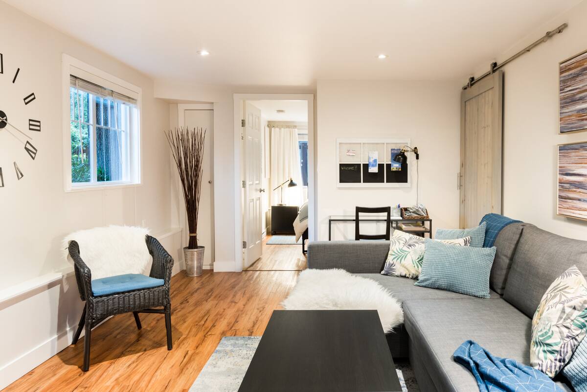 Airbnb® North Vancouver Vacation Rentals & Places to Stay British