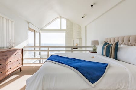 Beachfront Townhouse with Stunning Ocean Views