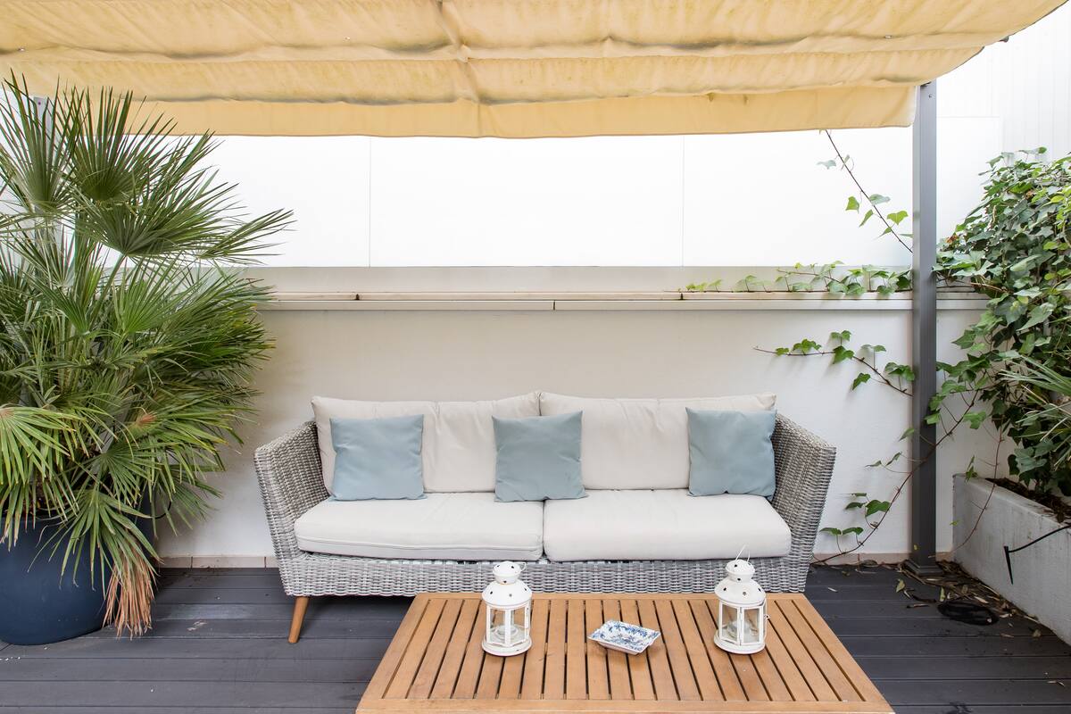 Artistic Apartment with Outdoor Hot Tub