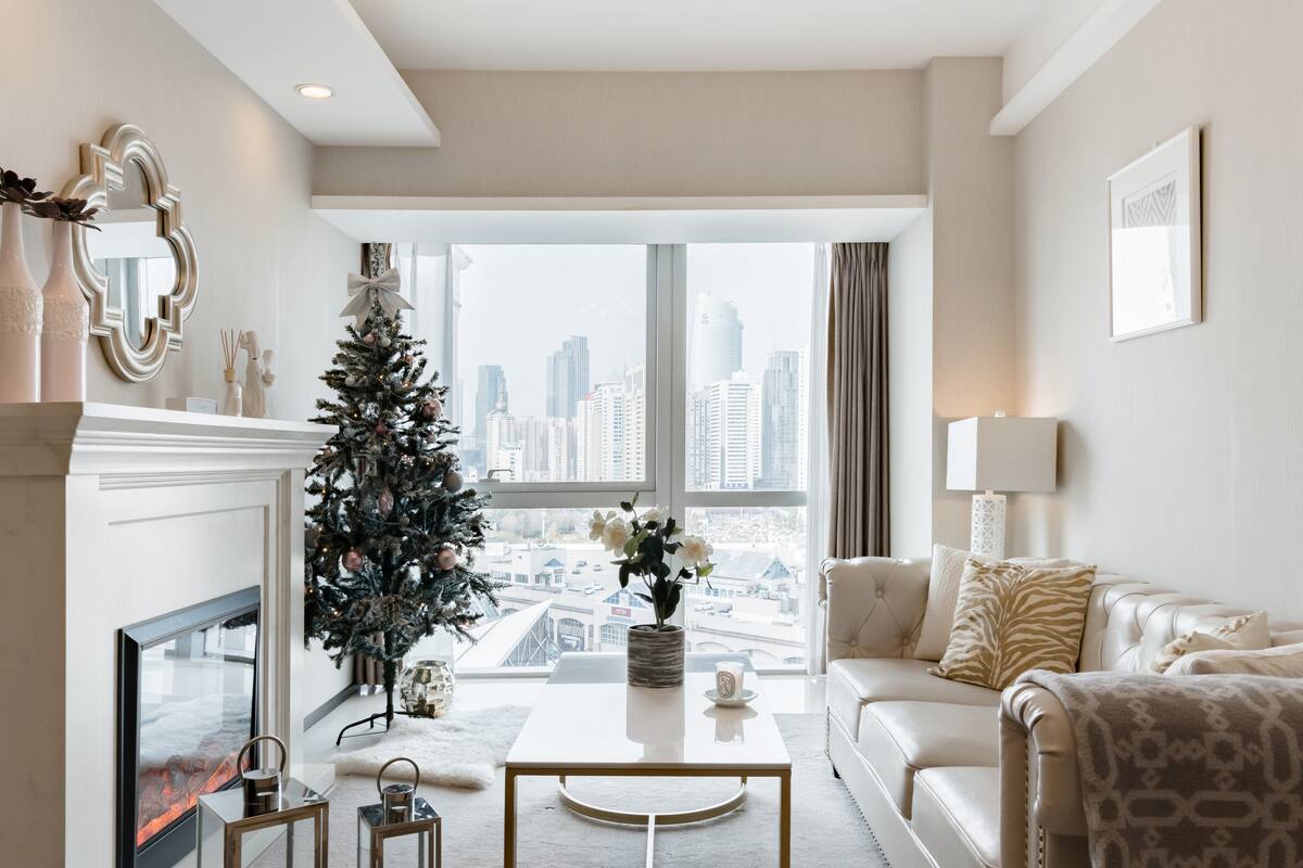 已消毒 暖泊   冬季地暖  五星级品质 入住青岛的心脏---中心的中心  楼下地铁口 奥帆中心五四广场旁