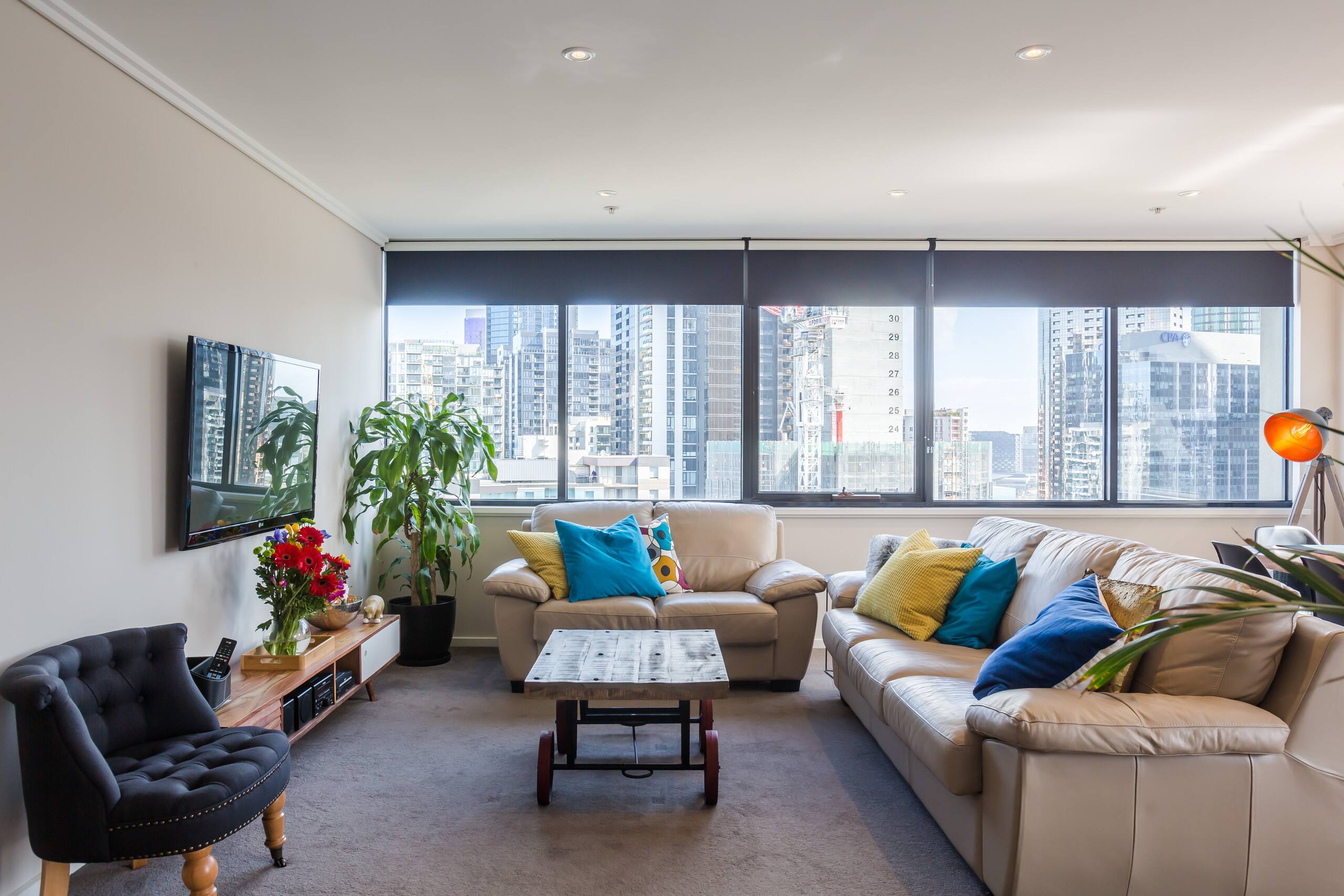 Southbank High Rise Condo Sanctuary with CBD View and Balcony