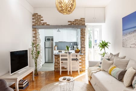 Head for Acropolis from a Romantic Hideaway in Koukaki