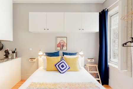 Flores Studio / Top Location/ Clean&Safe / Balcony & AC