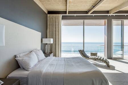 $28 Million Carbon Beach Residence | Walk to Nobu