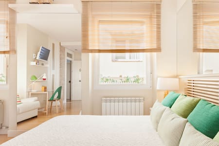 Exclusivo y Céntrico ApartaSuite. Lujo y confort.