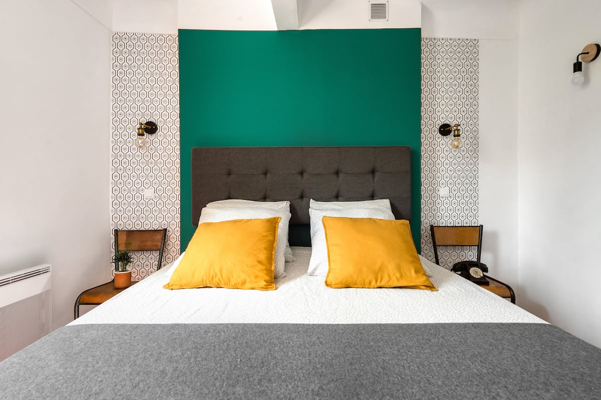 Adapté Coronavirus. Beach and charm in Mourillon