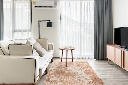 the deck芭东海滩网红公寓（健身房、泳池、停车场