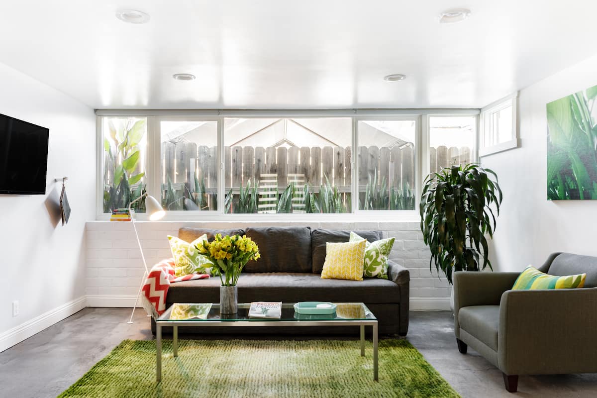 Stylish Modern Guesthouse Close to the Metro