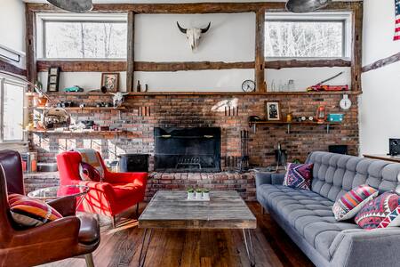 Restored Farmhouse with Yoga Studio