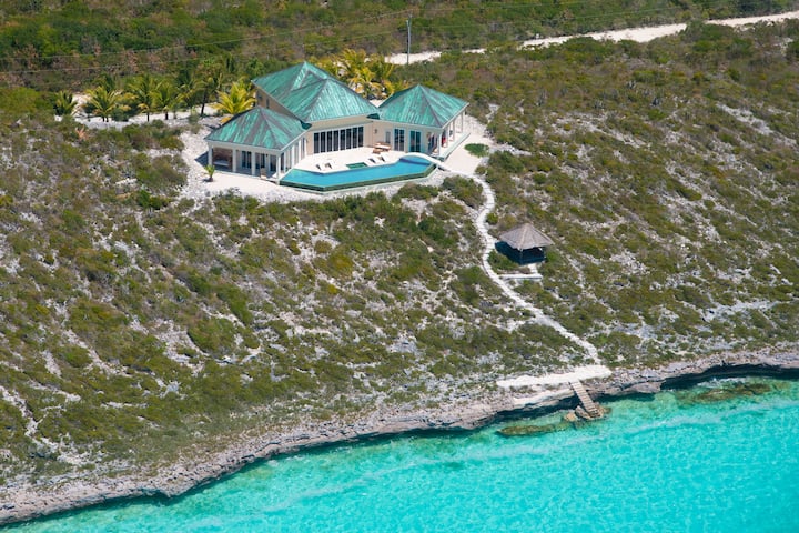 Caribbean Luxury Villas & Vacation Rentals | Airbnb Luxe | Luxury Retreats - Luxury Rentals With Caribbean And Atlantic Ocean Backdrop