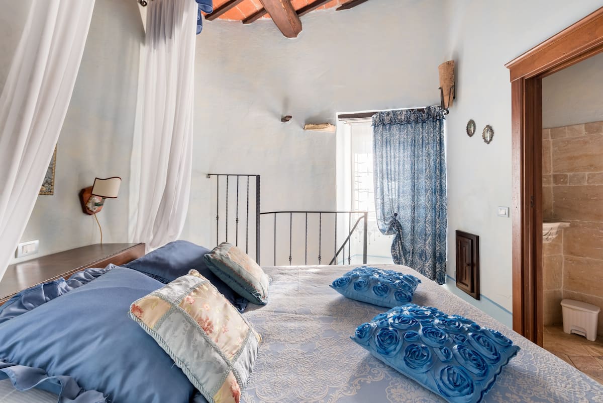 Airbnb Arezzo Vacation Rentals Places To Stay