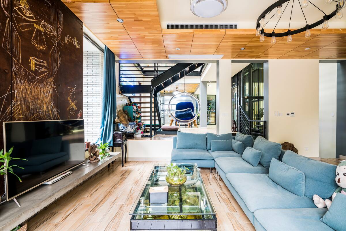 在后现代风格的阳光别墅享受自然逸趣