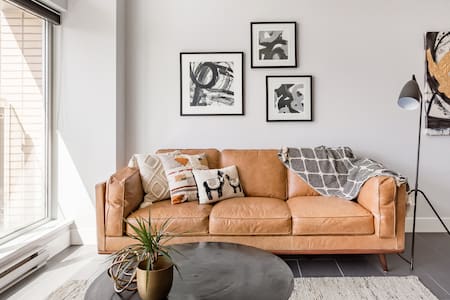 Lofty Studio Next to Historic Gastown