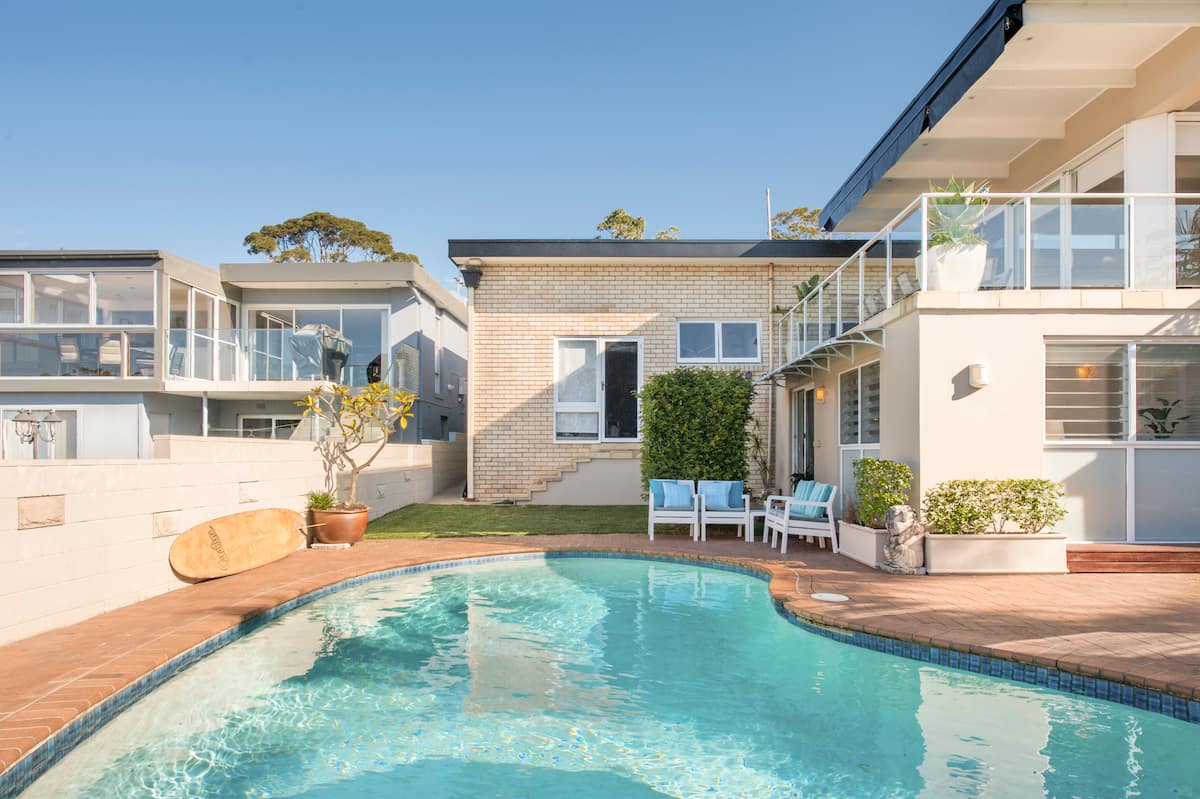 Quiet and Private Guest Suite a Short Drive to Manly Beach